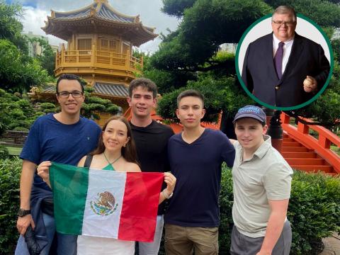 Agustín Carstens dona Premio de Economía para apoyar a jóvenes mexicanos en Olimpiada Internacional de Economía Agustín Carstens dona Premio de Economía para apoyar a jóvenes mexicanos en Olimpiada Internacional de Economía